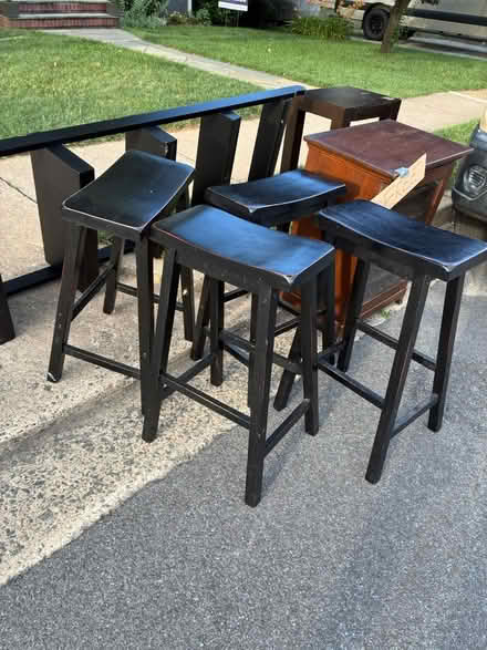 Photo of free used table, bar stools, etc (Arlington - Clarendon) #1