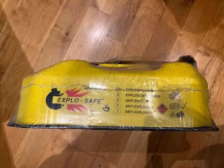 Photo of free Petrol can/tank (W6) #2