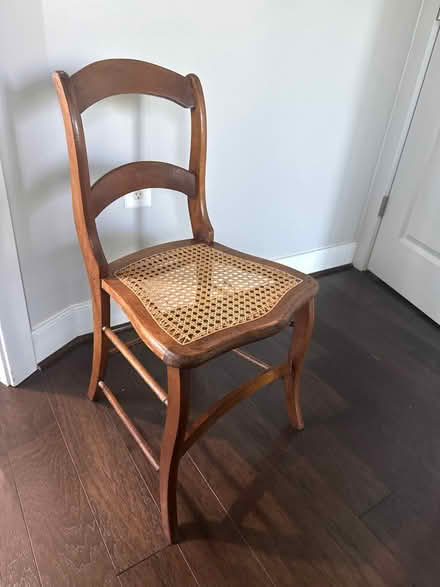 Photo of free Antique chair (Del Ray near GW Middle School) #1