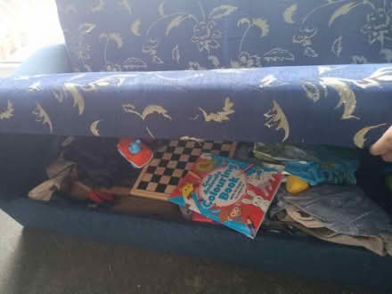 Photo of free Floral Patterned Sofa....E11 3HG (Cann Hall E11) #3