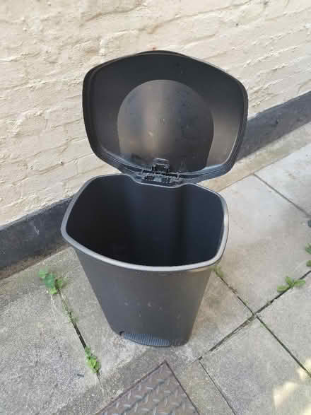 Photo of free Plastic bin (Stepney E1) #2