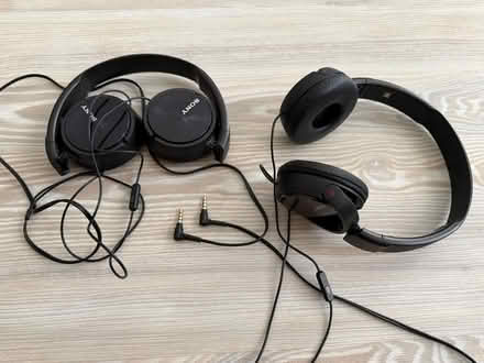 Photo of free Sony Headphones (Wired) (Upton Gardens) #1