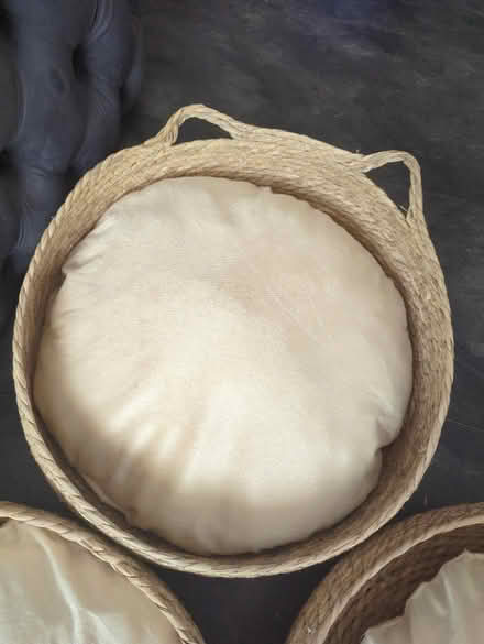 Photo of free 3 cat / small dog beds never used (Chessington KT9) #2