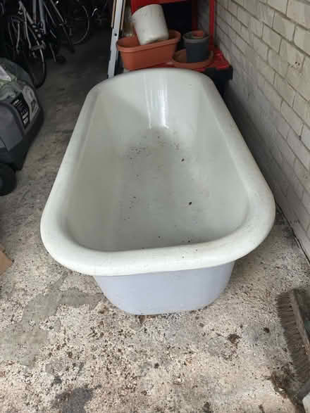 Photo of free Enamel bath (BH23 4QN. Christchurch) #2
