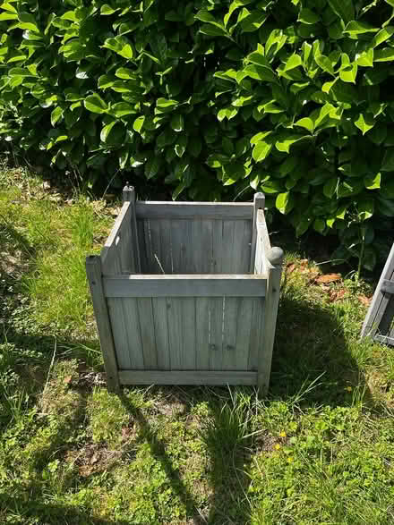 Photo of free Planter (Reigate RH2) #1
