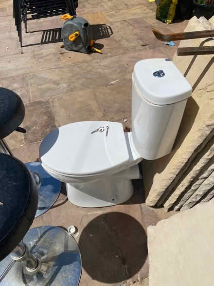 Photo of free Toilet (Murton/Hilton CA16) #1