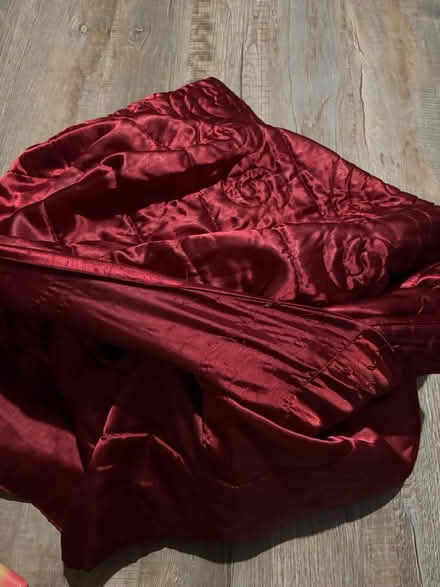 Photo of free Large silky bed throw blanket (Selhurst SE25) #2
