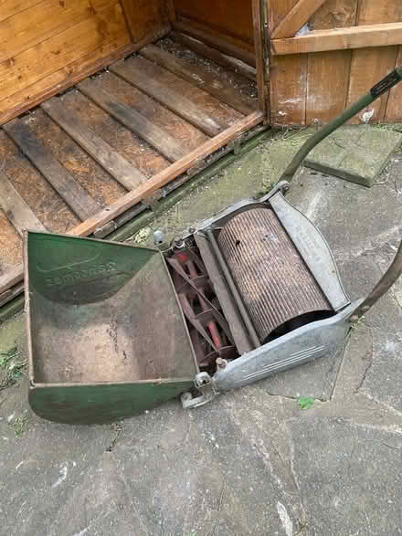 Photo of free Antique push lawnmower, working (Queen's Park BN2) #1