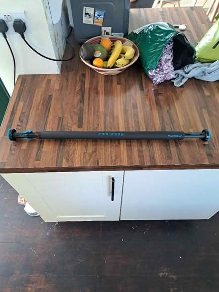 Photo of free Pull up bar, doesn't need screwing in (Moulsham CM2) #1