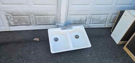 Photo of free Used kitchen cabinets (BlackRock, Bridgeport, CT) #4