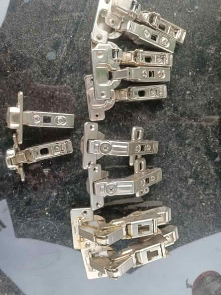 Photo of free Cabinet units hinges (Friern Barnet, N11) #1