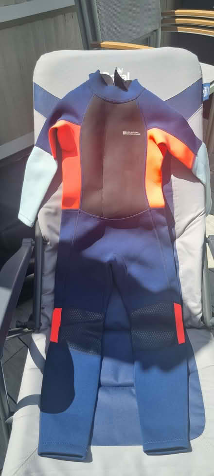 Photo of free Kids wetsuit age 7-8 (Dorking RH4) #1