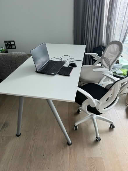 Photo of free good quality white table (se114ff) #1