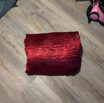 Photo of free Large silky bed throw blanket (Selhurst SE25) #1