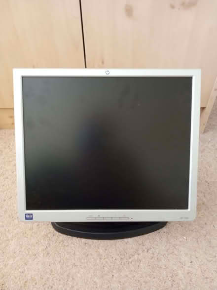 Photo of free HP 1740 Monitor (Elvaston Meadows DE72) #2