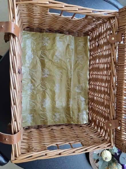 Photo of free Large hamper (Wandsworth Common SW12) #3