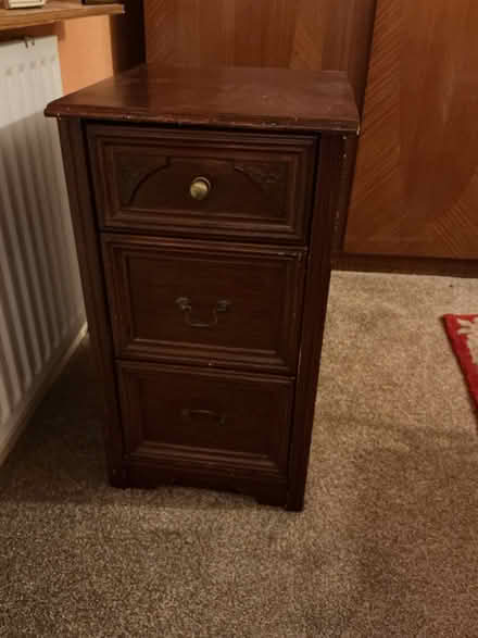 Photo of free Small bedside cabinet/ Chest of drawers (Exhall CV12) #1