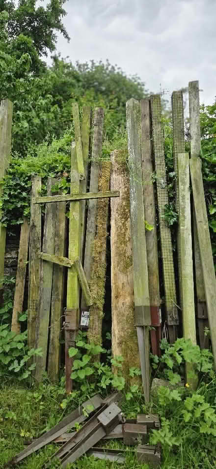 Photo of free Posts and Met Posts x 15 (Ganthorpe YO60) #1