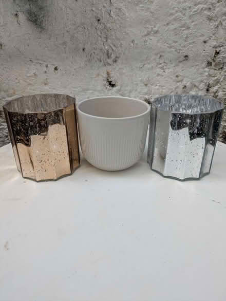 Photo of free Flower pots (Fulham) #1