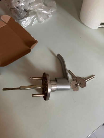 Photo of free doorknob hardware (Camden Square NW1) #2