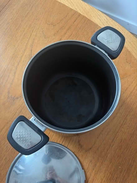Photo of free Big pan with lid (L8) #3