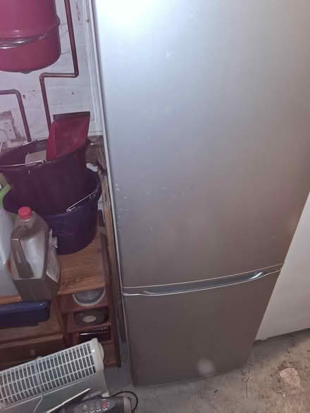 Photo of free Fridge freezer (Sutton surrey) #3