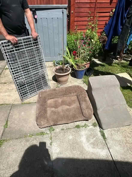 Photo of free Dog crate, bed & dog steps (Milton OX14) #1