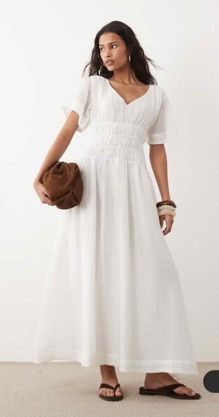 Photo of White dress (Stockethill AB15) #2