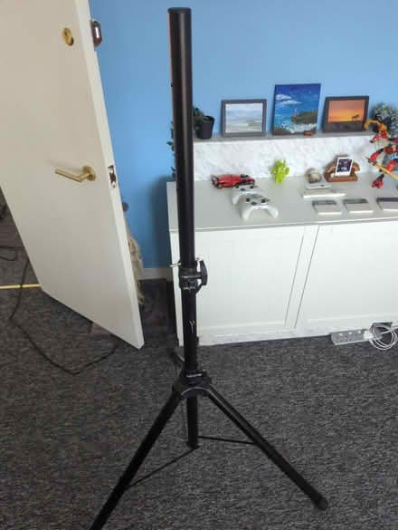 Photo of free Speaker stand for PA system (Isleworth TW7) #1