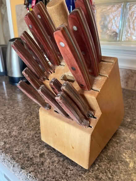 Photo of free Block with knives (Sunnyvale) #3