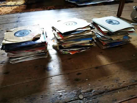 Photo of free Large number of 60s/70s 7" singles (Catford SE6) #1