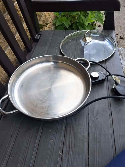 Photo of free Table top electric pan with lid (Darley Hillside DE4) #1