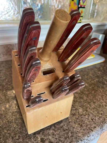 Photo of free Block with knives (Sunnyvale) #2