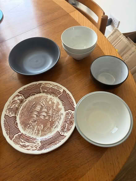 Photo of free Mix of plates & bowls (L8) #1