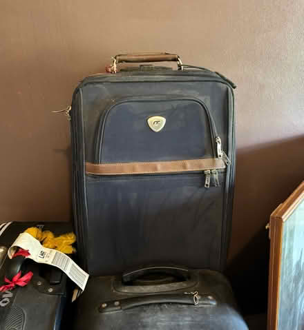 Photo of free Old suitcase (Selhurst SE25) #1