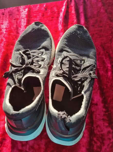 Photo of free Size 9 Nike trainers (SE20) #2