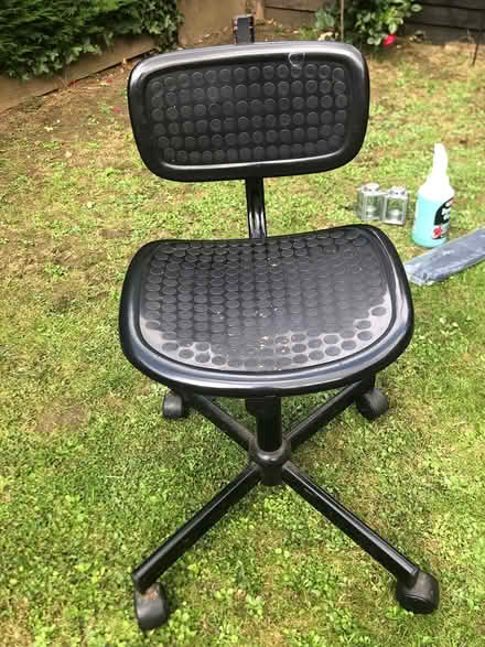 Photo of free Plastic computer chair (Letchworth SG6) #1