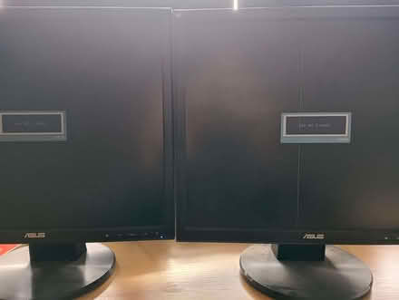 Photo of free 2 x computer monitors PLS READ INFO (Napsbury AL2) #3