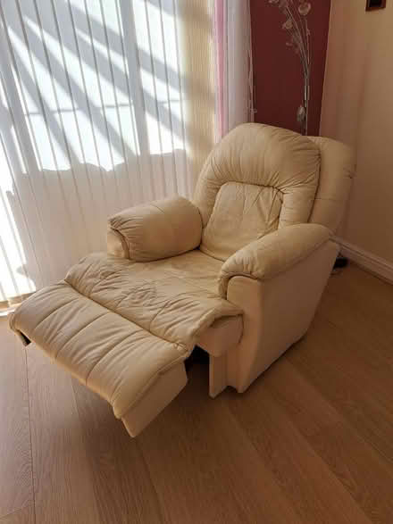 Photo of free Reclining lounge chair (LE9 Broughton Astley) #2
