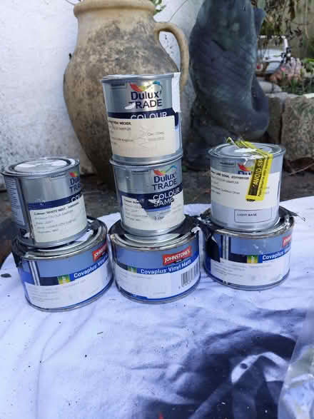 Photo of free Cream/white toned paint sample (New Malden KT3) #2