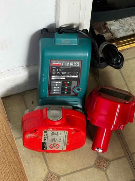 Photo of free Makita battery charger + batteries (Havant) #1