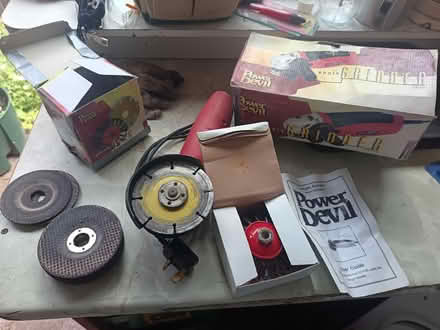 Photo of free 115mm angle grinder and discs (Yate BS37) #1