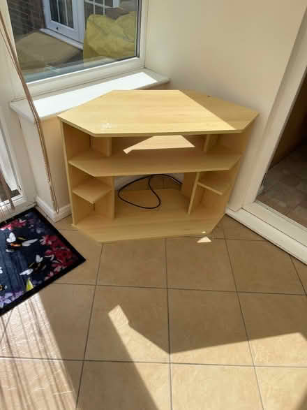 Photo of free Workstation & tv unit (Dunstable LU6) #4
