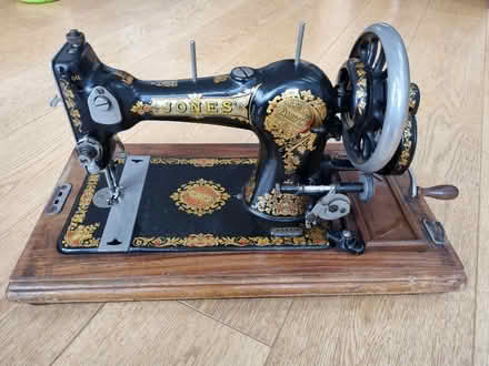 Photo of free Jones Vintage sewing machine (Silverdale LA5) #2
