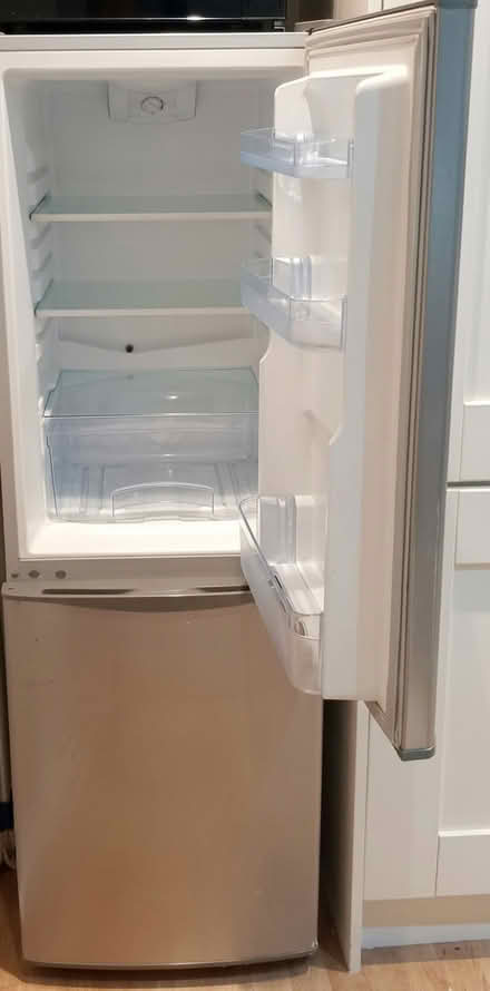 Photo of free Logik fridge and freezer (DE1) #3