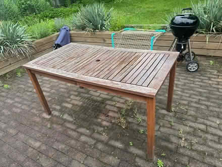 Photo of free Patio table (SE Oakville) #1