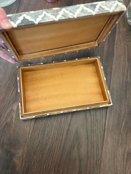 Photo of free Small decorative box (Agoura (off Liberty Canyon)) #2