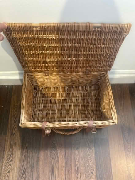 Photo of free Fortnum and Mason wicker basket (Clerkenwell EC1R) #2