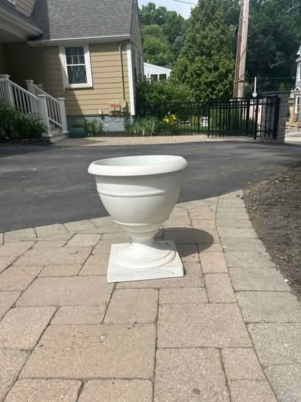 Photo of free Plastic planter (5 Summer St Pl Arlington) #1