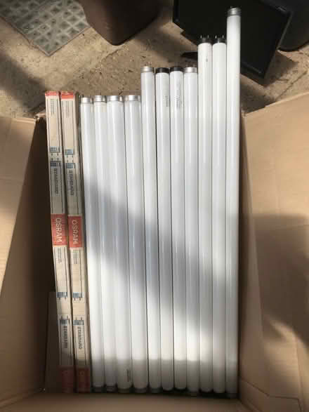Photo of free Various unused fluorescent tubes (Leighton Buzzard LU7) #1